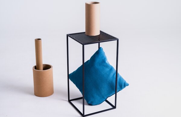 Nordic Design Černý kovový odkládací stolek Trixom 30 x 30 cm