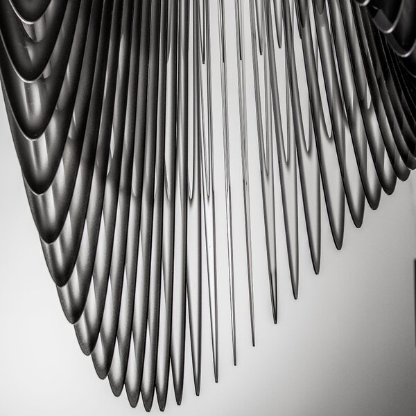 SLAMP ARISXL0BKF01T00E27EU Aria XL, černý světelný objekt od Zaha Hadid, 6x52+1x100W, délka 130cm