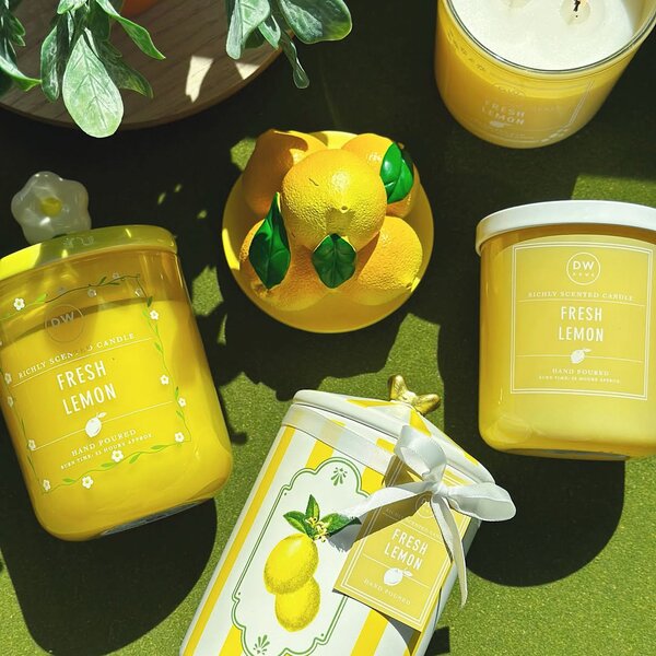 DW HOME Fresh Lemon Vonná svíčka ve skle, 247 g