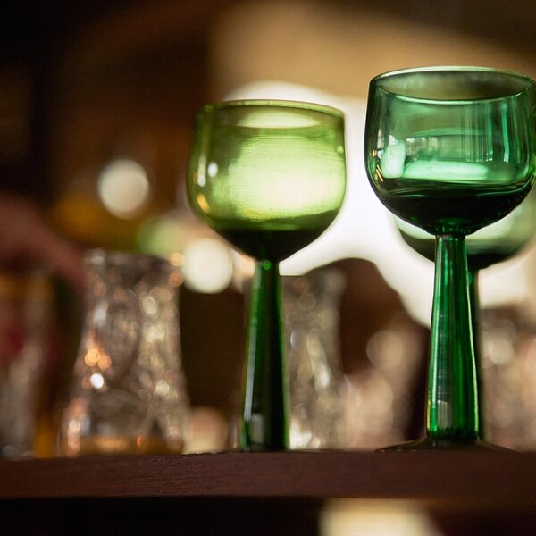 Set 4ks zelená sklenice na víno na vysoké noze The Emeralds - Ø 8*17cm/ 200ml - HKLIVING