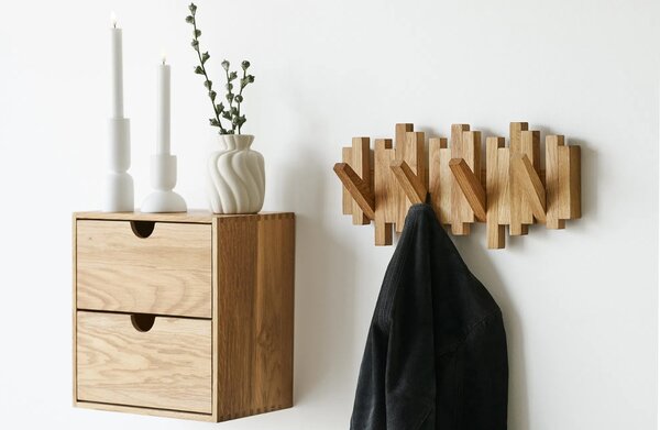 -25 % Dny MOMENTI– Nordic Living Dubový nástěnný věšák Caltro 40 cm