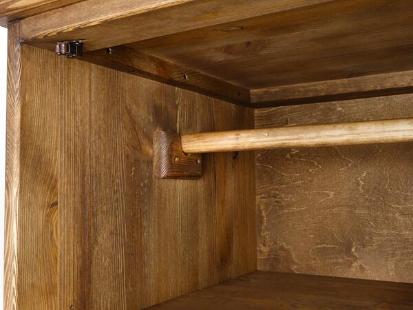 Borovicová šatní skříň Rustyk