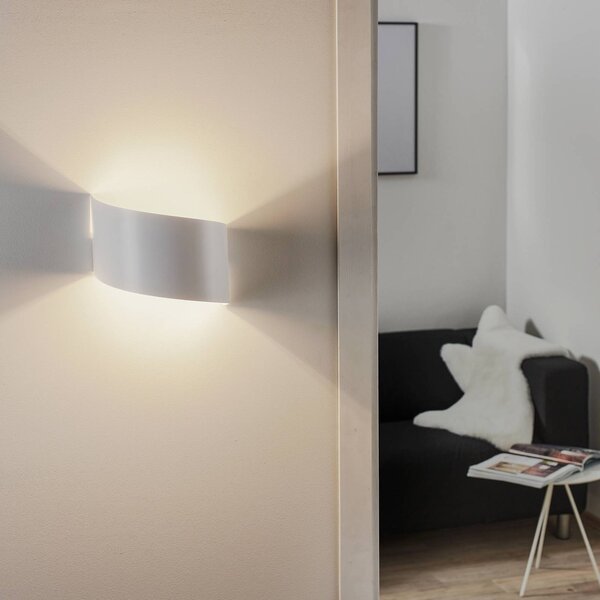 EMIBIG LIGHTING Nástěnné světlo Vero z bíle lakované oceli, stmívatelný, Bílá / opál, Obývací pokoj / jídelna, kov, Moderní