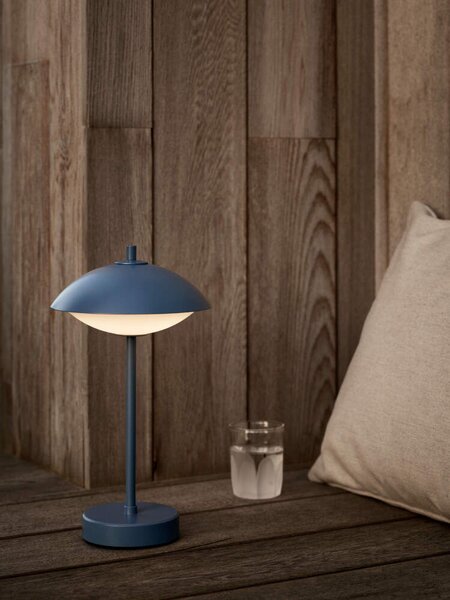 Fritz Hansen Přenosná lampa Clam™, dusk blue 42000303