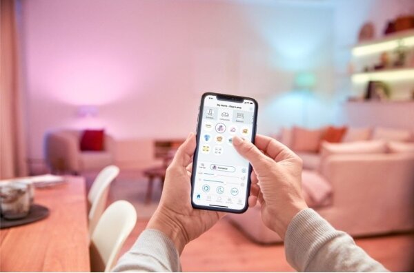 LED Stmívatelná žárovka A60 E27/6,7W/230V 2700-6500K CRI 90 Wi-Fi - WiZ