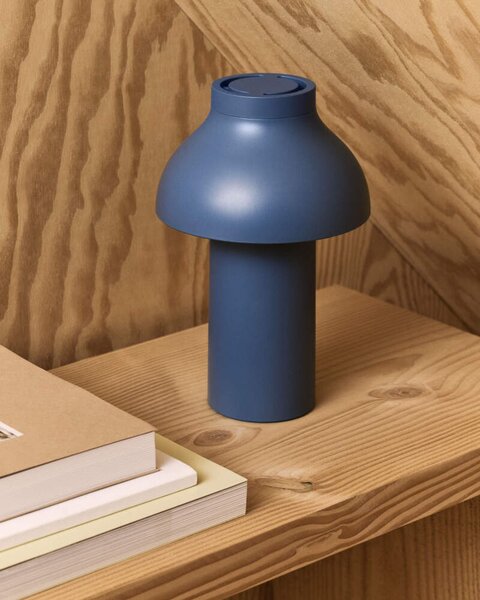 HAY Přenosná stolní lampa PC Portable, azure blue AE913