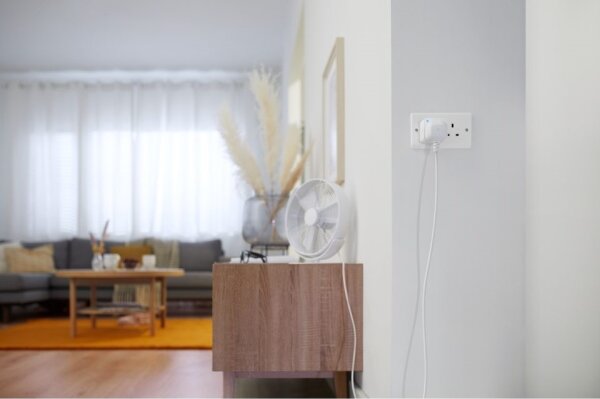 WiZ - Chytrá zásuvka F 2300W + powermetr Wi-Fi