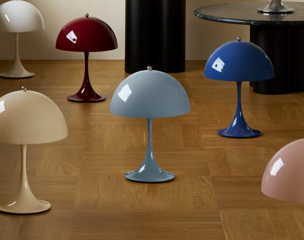 Louis Poulsen Přenosná lampa Panthella 250, opal pale blue 5744172972