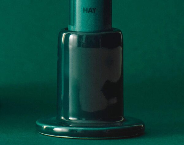 HAY Svícen Tube Small, dark green