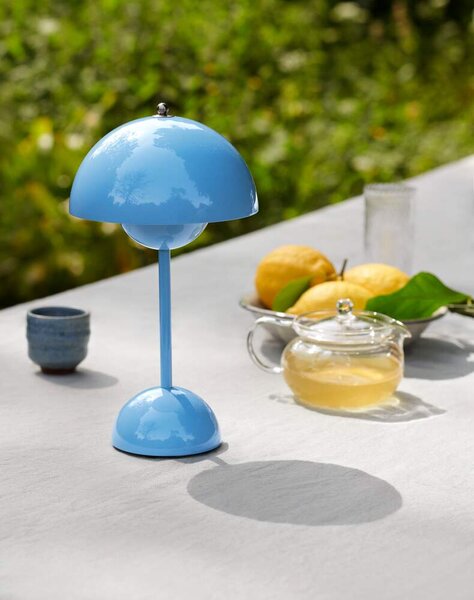 &Tradition Přenosná lampička Flowerpot VP9, swim blue 133093A179