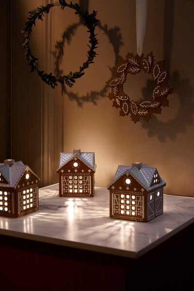 Porcelánový svícen Gingerbread Lighthouse 11,5 cm