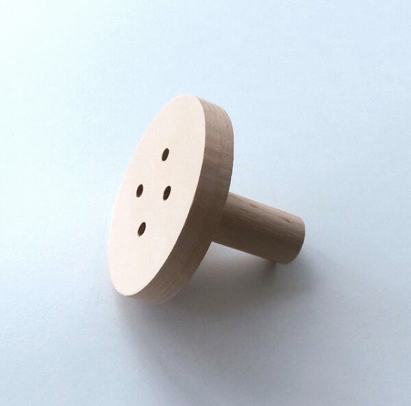 Věšák KNOFLÍKY 4 cm