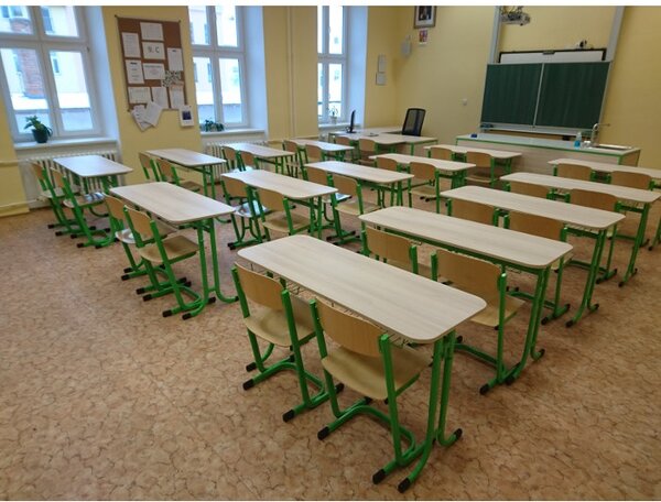 Učitelská židle čalouněná, světle modrá - ral 5015
