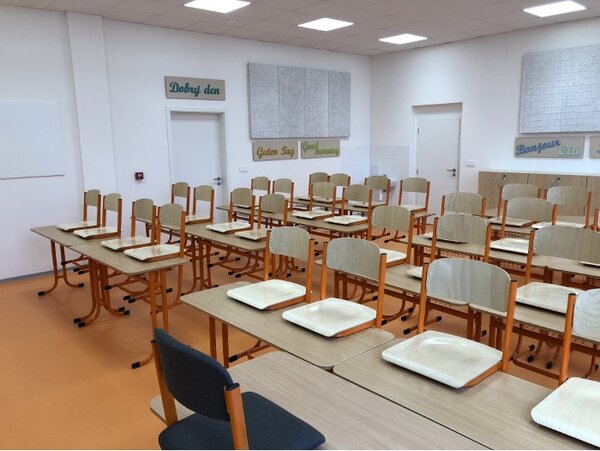 Učitelská židle čalouněná, světle modrá - ral 5015