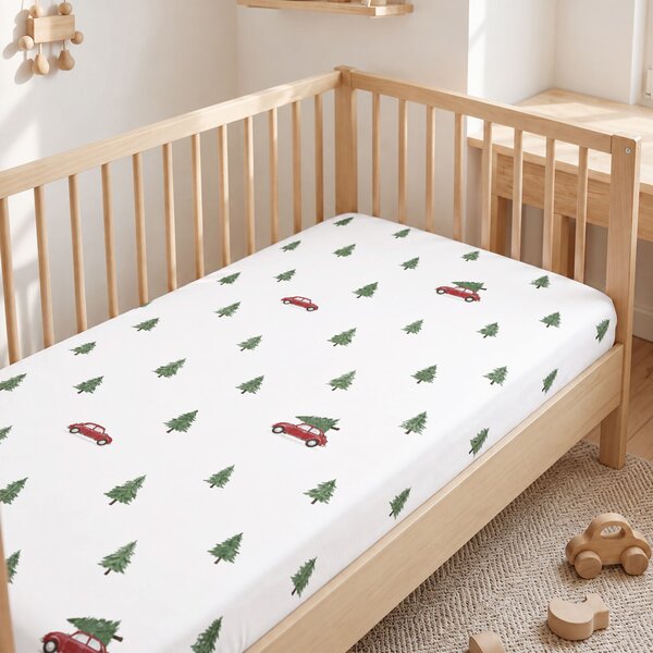 Goldea vánoční bavlněné napínací prostěradlo do dětské postýlky - cesta pro stromeček 60 x 120 cm