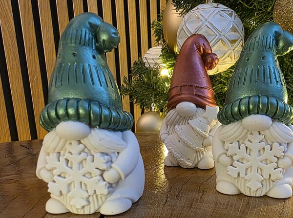 VOJA HOME Vánoční trpaslík s hvězdičkou 9,5 × 5,5 cm | Dekorativní figurka