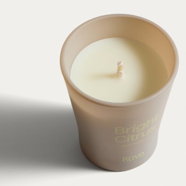 Kave Home Set tří vonných svíček Bright Citrus 50 g