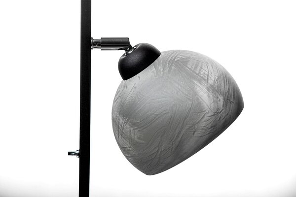 Stolní lampa z betonu Tester