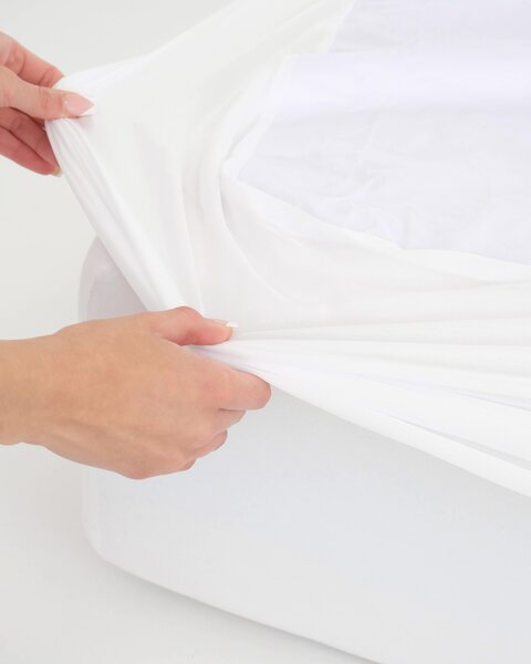MK Lůžkoviny Nepropustné prostěradlo mikroplyš 60 × 120 cm - bílé