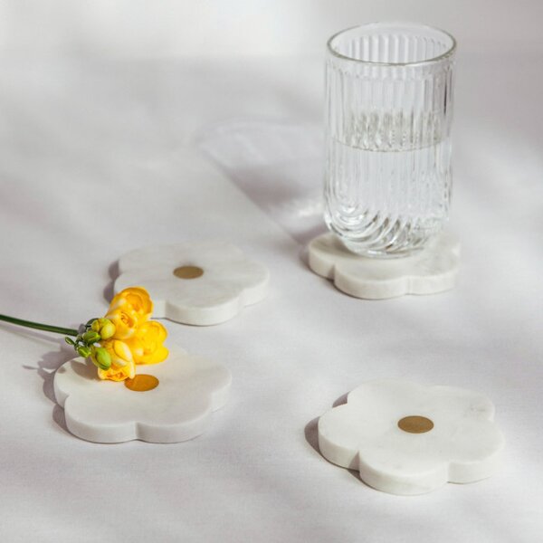 Podtácky pod hrnek MARBLE STRIPES mramorové ve tvaru květu 724275 (4 ks)