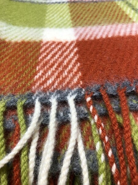 Deka z ovčí vlny Tartan Klevas zeleno oranžová s třásněmi 130 x 210 cm VÝPRODEJ