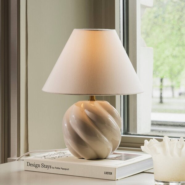 Globen Lighting stolní lampa DAHLIA, béžová/béžová, výška 31 cm, Krémová / jantar, Obývací pokoj / jídelna, Textil / tkanina / hedvábí