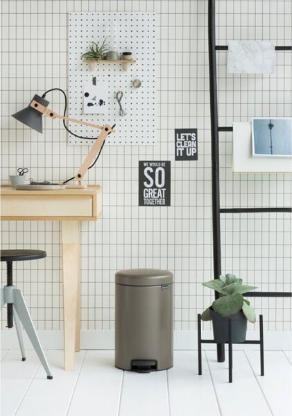 Brabantia Pedálový odpadkový koš newIcon - 12 L, platinová