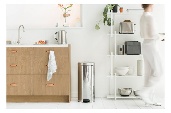Brabantia Pedálový odpadkový koš newIcon - 30 L, lesklá ocel