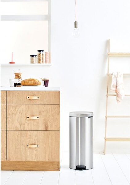 Brabantia Pedálový odpadkový koš newIcon - 30 L, matná ocel FPP