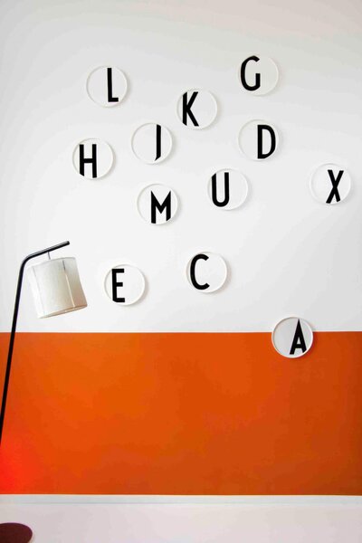 Design Letters Talíř s písmenem Q, white