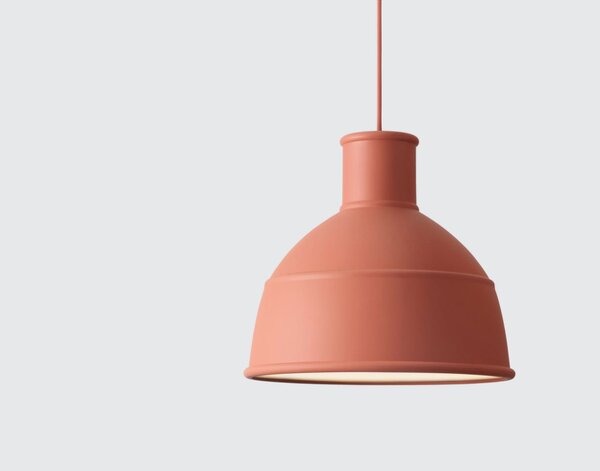 Muuto Závěsná lampa Unfold, terracotta UNFPEN3205