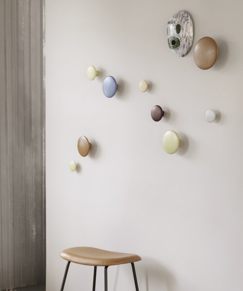 Muuto Věšák The Dots XS, pale blue
