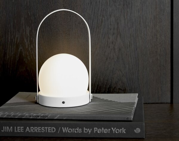 Audo Copenhagen Přenosná LED lampa Carrie, olive 71052