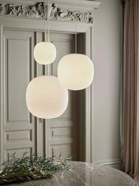 New Works Závěsné svítidlo Lantern Pendant, Medium, Frosted White Opal Glass 20620