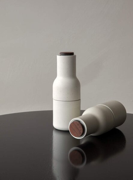 Audo Copenhagen Mlýnky na sůl a pepř Bottle Ceramic set 2ks, sand / walnut