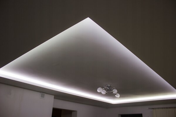 LED pásek - SMD 2835 - 5m - 600/5m - 9,6W/m - IP20 - studená bílá EcoLight