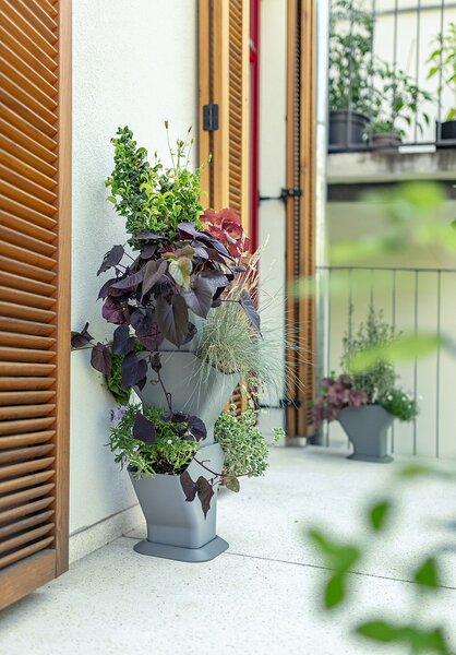 TREE - samozavlažovací vertikální květináč - set 3 ks + podstavec