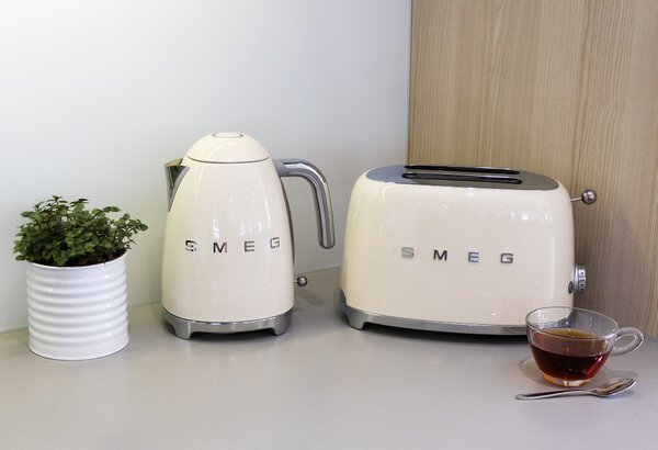 Smeg TSF01CREU. Toustovač na 2 tousty 50's Style krémový