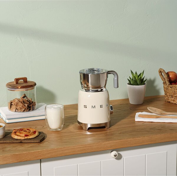 Smeg MFF11CREU Napěňovač mléka 50's Style krémový