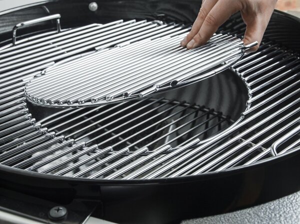 Weber Gril na dřevěné uhlí Performer 57 cm