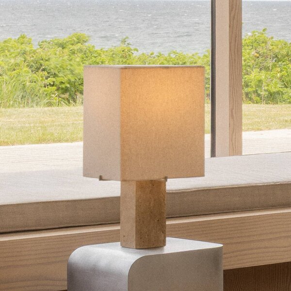 Audo Copenhagen Stolní lampa Nonna, travertinová/písková barva, výška 49 cm, Krémová / jantar, Obývací pokoj / jídelna, Textil / tkanina / hedvábí, Design