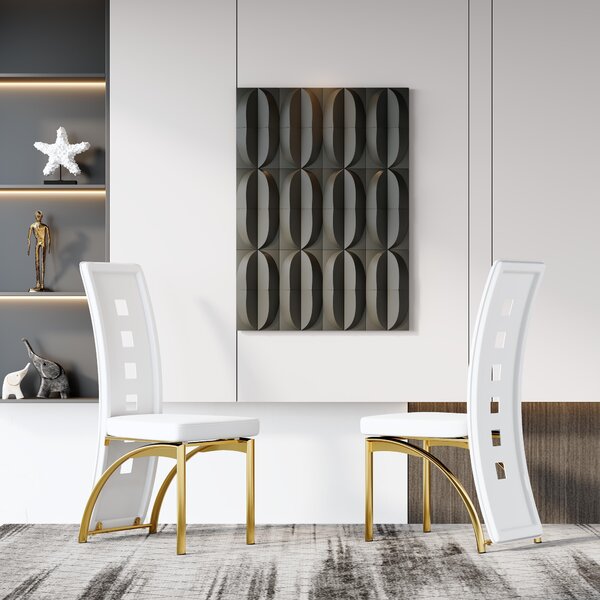 Sada dvou jídelních židlí, perforovaný design, umělá kůže (PU), kovové nohy, výška 102,5 cm, moderní styl (bílá + zlatá)