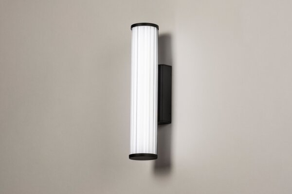 Nástěnné LED svítidlo nad zrcadlo do koupelny Zarra Black IP44 (LMD)