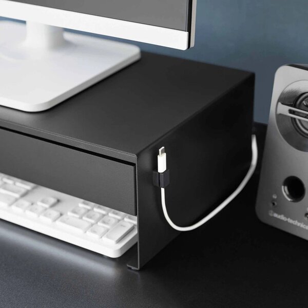 Černý kovový stojan na monitor Tower – YAMAZAKI