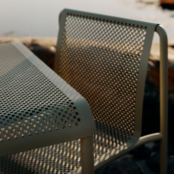 FERM LIVING Zahradní lavice Dapple, Tea Green