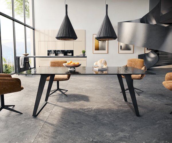 DELIFE Jídelní stůl Edge 200x100 matné sklo kouřově černá 3D design kov šikmý černá
