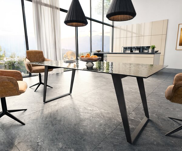 DELIFE Jídelní stůl Edge 200x100 matné sklo kouřově černá 3D design kov šikmý černá