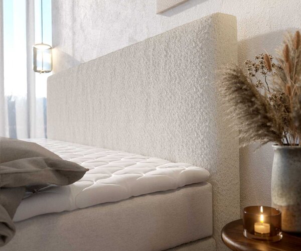 DELIFE Boxspring postel Dream-Well bouclé krémovo-bílá 200x200 cm s taštičkovou pružinovou matrací a visco topperem