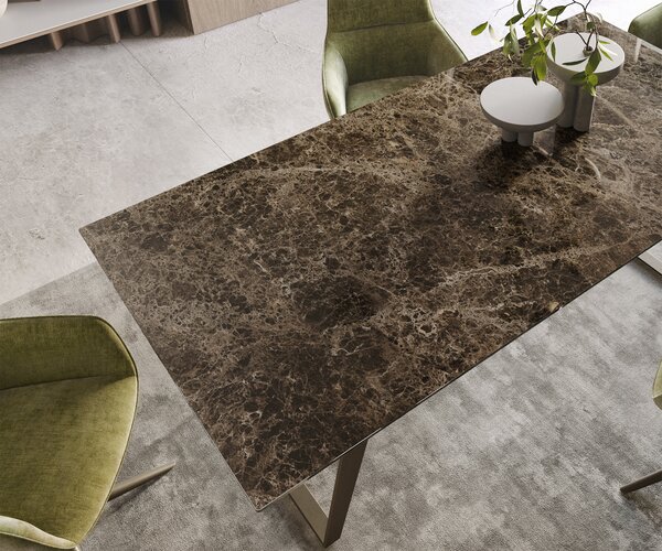 DELIFE Jídelní stůl Edge 200x100 keramika Laminam® Emperador Extra Lucidato tmavě hnědá kov titanová barva šikmý