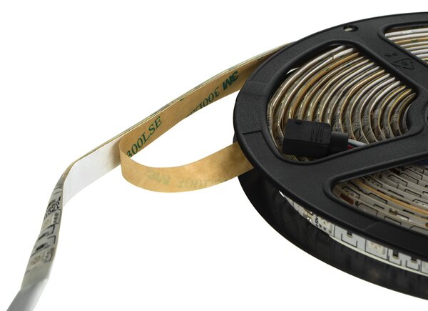 BERGE LED pásek - SMD 5050 - RGB - 5m - 60LED/m - 14,4W/h - IP65 - s konektorem